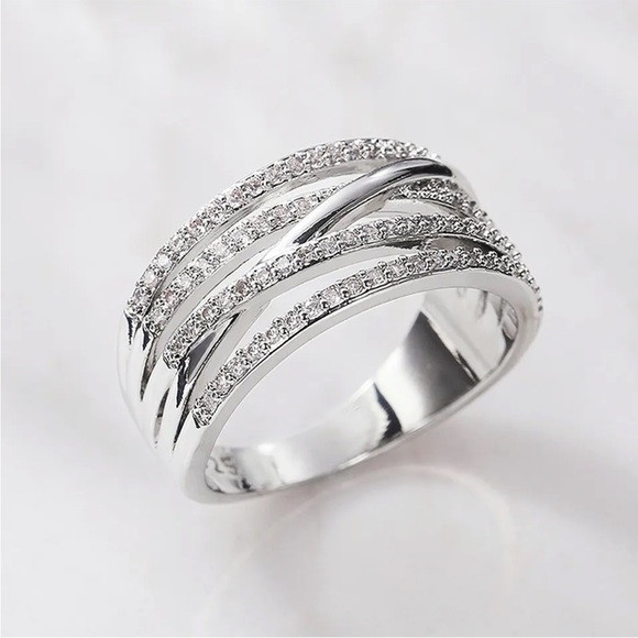 New 925 Silver Multilayered Diamond Ring - Picture 5 of 6